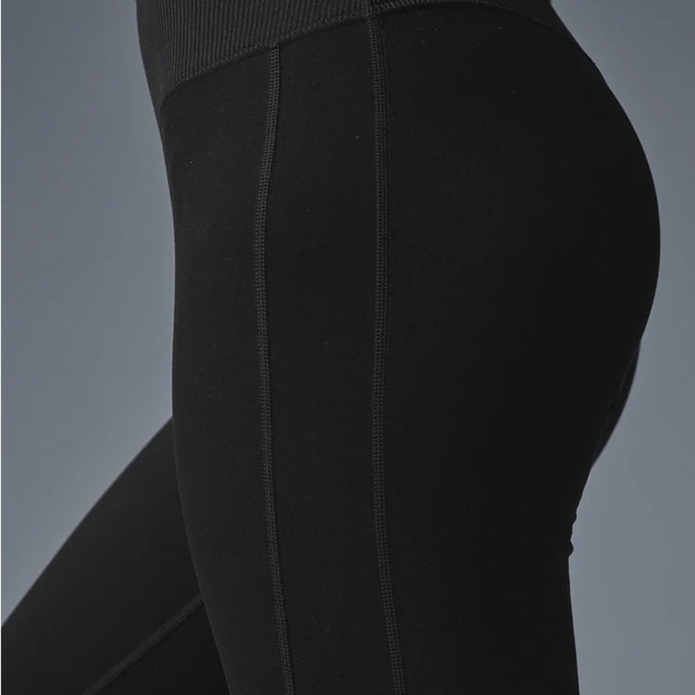ALO Yoga Classic Black Leggings - Picture 4 of 8